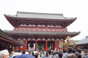酉の市新宿会場は花園神社!屋台に見世物小屋など見どころ満載