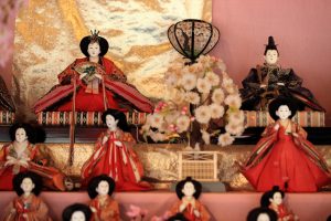 雛人形って売っても大丈夫なの?不要になったひな人形を売るのはどこで?オススメの方法は?