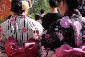 旅館の浴衣はどうやって着付ける?着付け方法と温泉浴衣のマナーは必見!