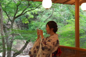 旅館で浴衣に着替えるタイミングはいつ?これだけ押さえておけば完璧!
