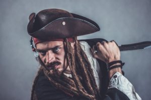 ハロウィン仮装!子供の手作り衣装で男の子用海賊の作り方!動画アリ!
