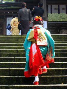 七五三髪飾を手作り!100均だけで全て揃うオススメ豪華髪飾りはこちら!