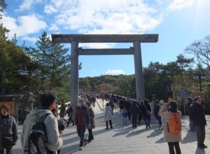 伊勢神宮の内宮と外宮回る順番は?スタッフも説明しないヒミツを大公開!