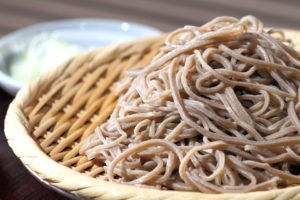 年越しそばはいつから食べられるようになった?由来と正しい食べ方
